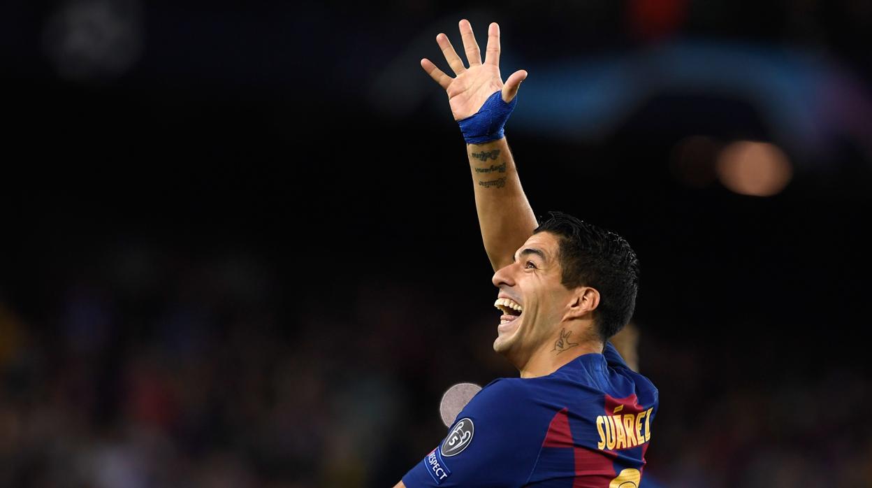 Luis Suárez celebra su gol ante el Dortmund