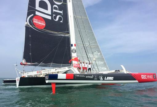 «IDEC Sport» llega a Vietnam en menos de trece días desde isla Mauricio