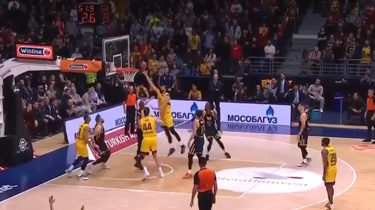 La canasta de Mirotic que sentenció al Khimki