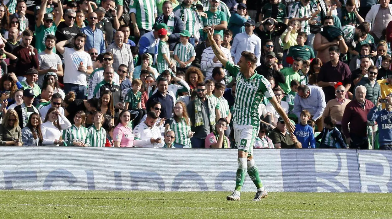 Joaquín celebra uno de sus goles ante el Athletic
