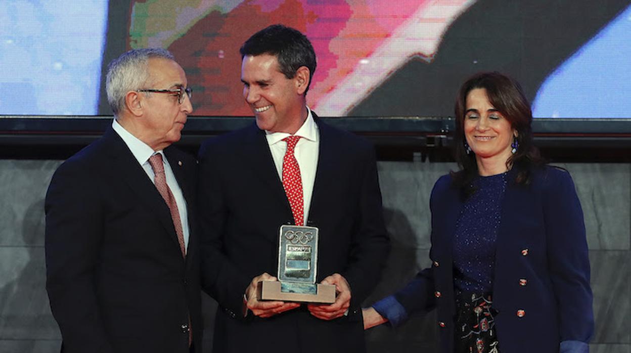 Fernando Echávarri recibe el Premio a los Valores Olímpicos del COE