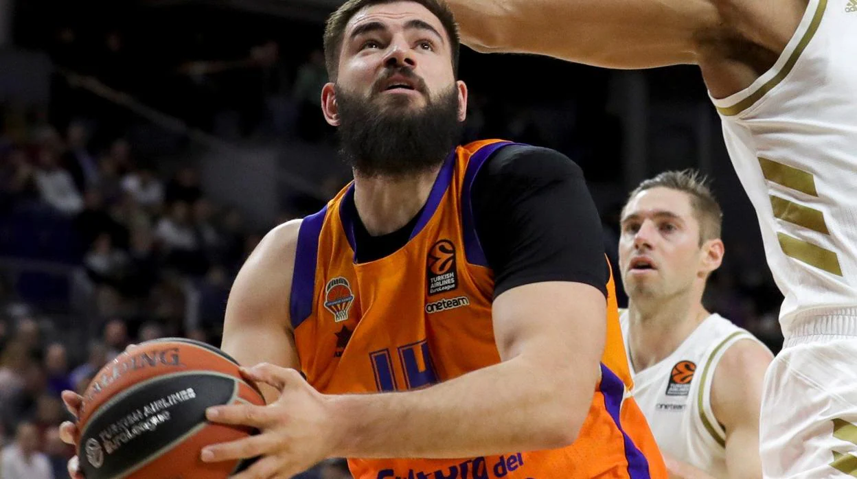 El Valencia Basket sale de Kaunas con una victoria y más oxígeno