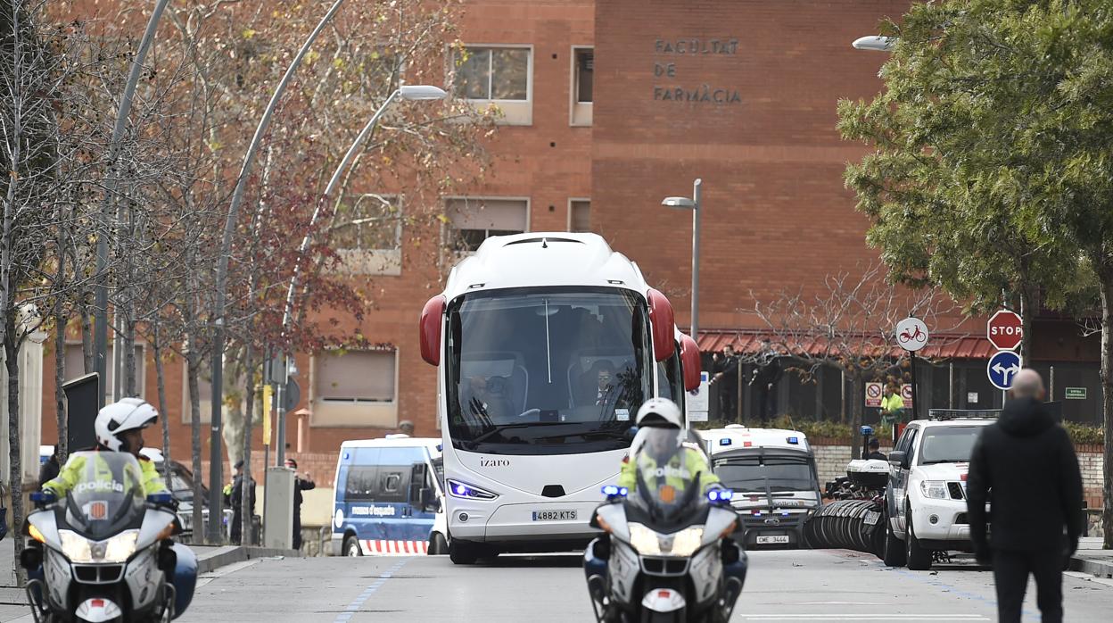 El Madrid sale hacia el Camp Nou