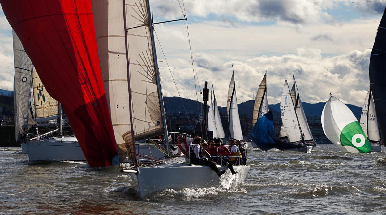 «Maitena», «Kribi», «Rooster» y «Biobizz» ganan una Regata del Gallo sin paso por el Puente Colgante