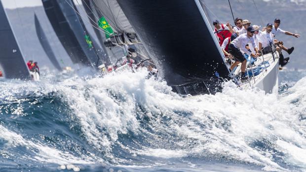 La bahía de Sídney lució sus mejores galas para la salida de la 75ª edición de la Rolex Sydney Hobart