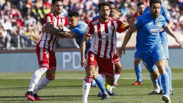 El Almería se desinfla