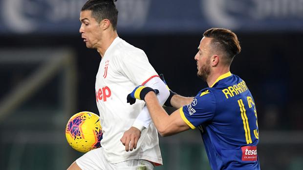 La Juventus se hunde en Verona pese al décimo gol seguido de Cristiano