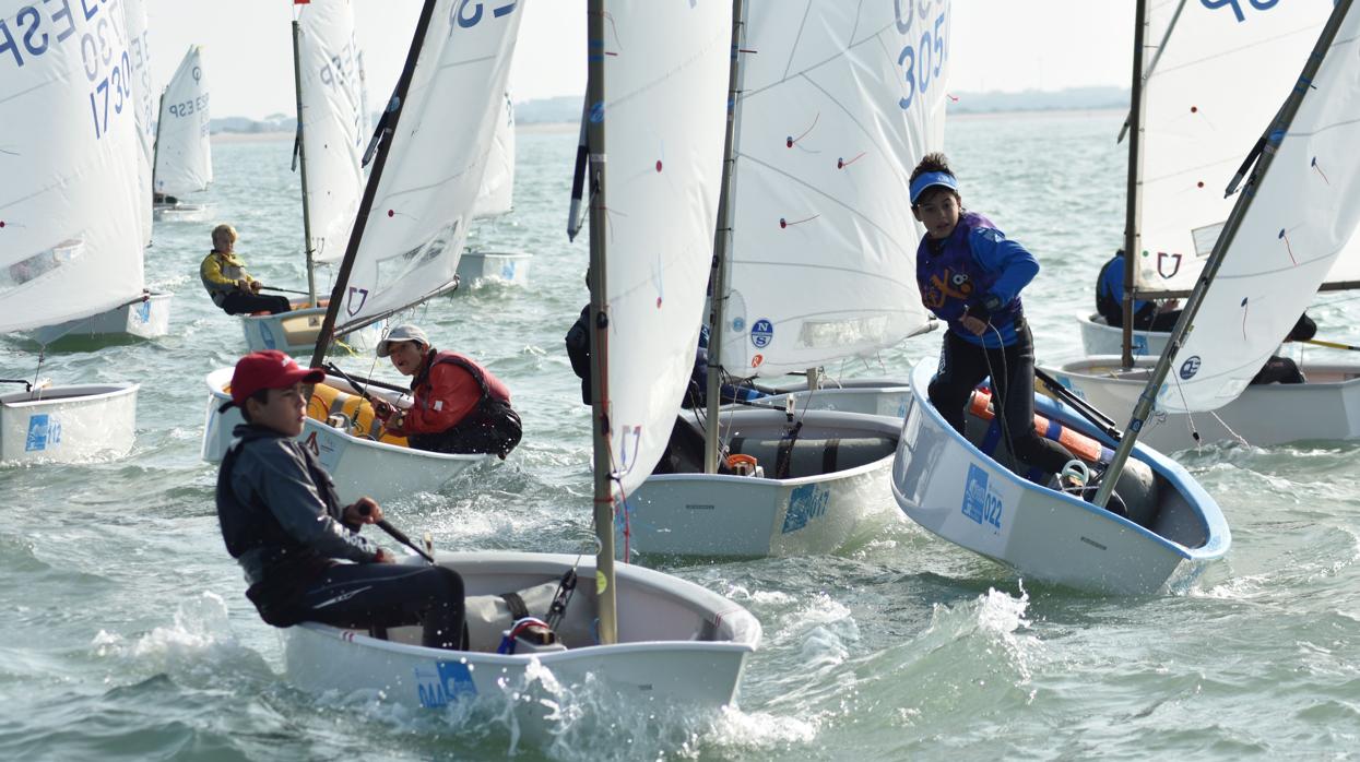 Arturo Arauz renueva la Excellence Cup de Cádiz