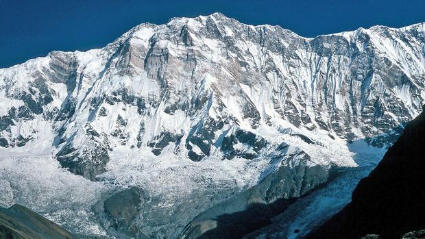 Al menos siete excursionistas desaparecidos tras una avalancha cerca del Annapurna