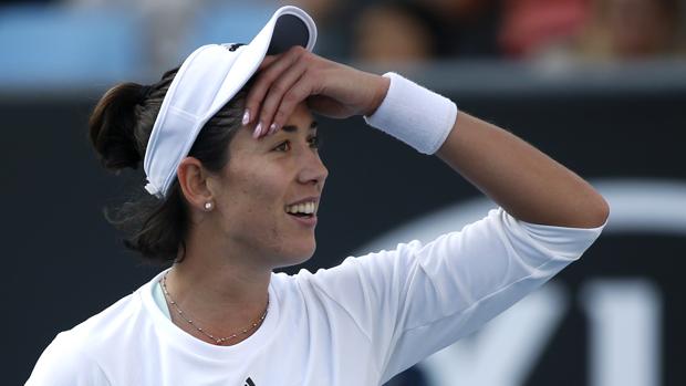 Muguruza se sobrepone a un «rosco» para ganar en su debut