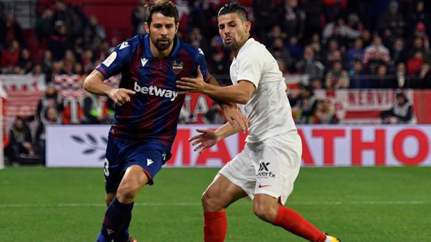 El Sevilla, a octavos tras resolver en la segunda parte