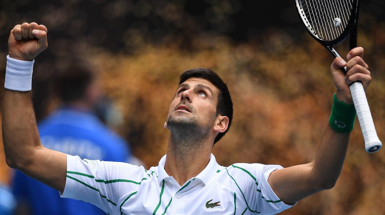 Djokovic se pasea frente al invitado Ito en segunda ronda