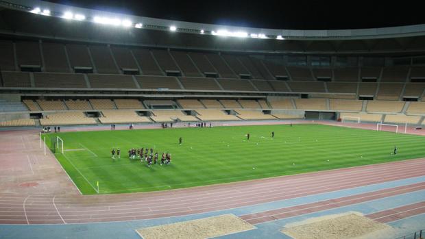 La pista de atletismo del estadio de la Cartuja se retirará en el año 2021