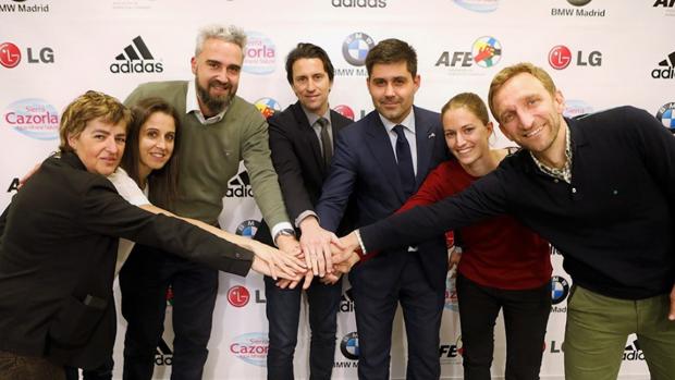 Clubes y sindicatos firman el primer convenio colectivo del fútbol femenino