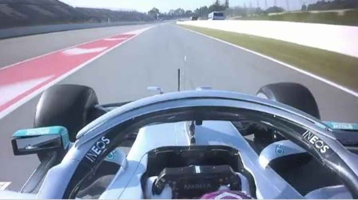 Hamilton, al volante del Mercedes W11