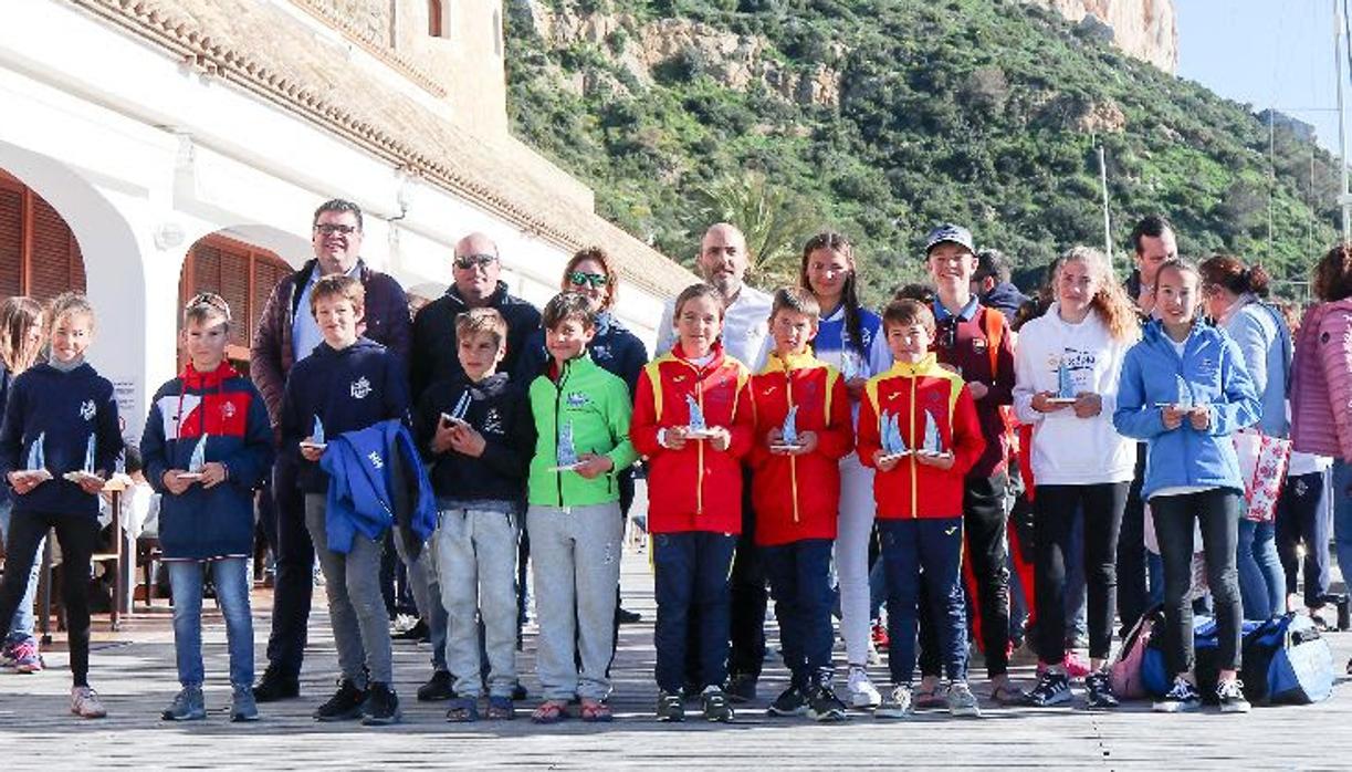 Blanca Ferrando y Eduardo Reyes, vencedores del Trofeo RCN de Calpe de Vela Infantil