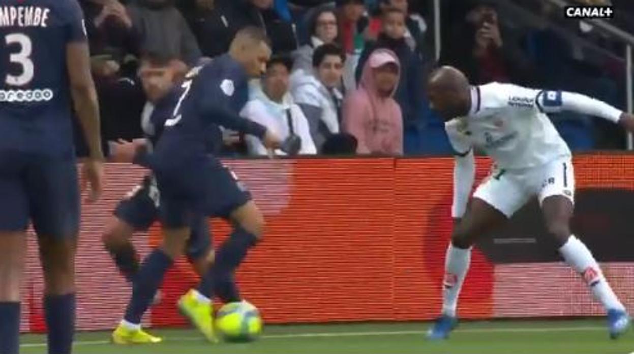 El genial regate de Mbappé que enloqueció al Parque de los Príncipes