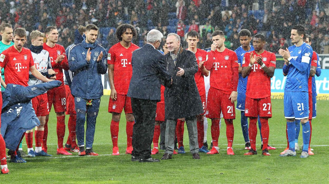 El Bayern respaldó a Hopp tras los incidentes en su partido con el Hoffenheim