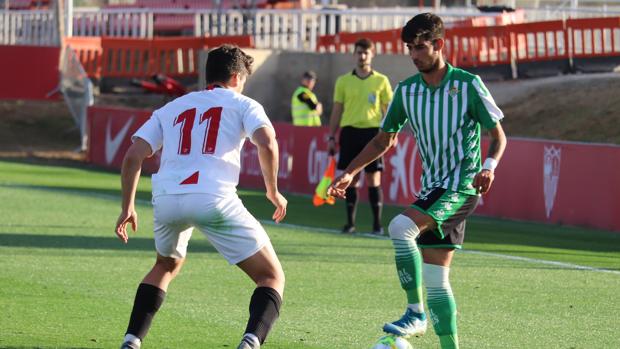 El Sevilla C se lleva el derbi de Tercera división (2-0)