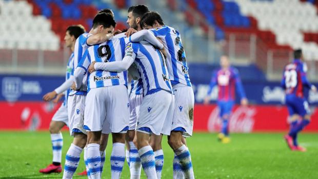 La Real se planta en Champions tras ganar en un Ipurua vacío