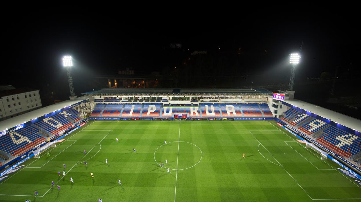 ¿Por qué los futbolistas no quieren jugar a puerta cerrada?