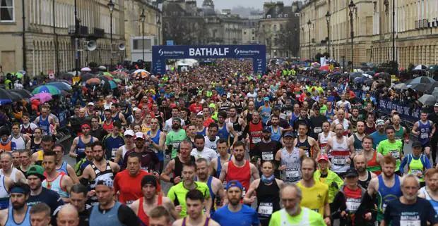 Imprudencia británica: se celebra el medio maratón de Bath con 6.200 personas