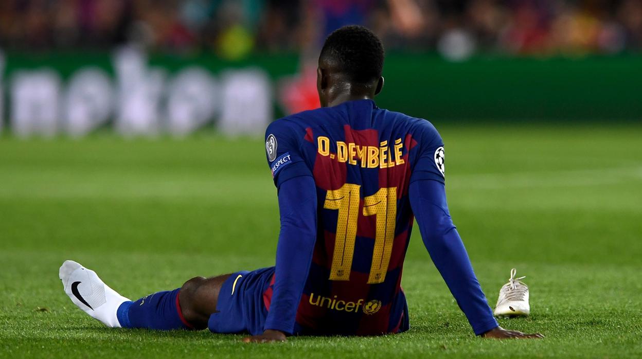 Dembélé se duele de su lesión en el último partido que disputó