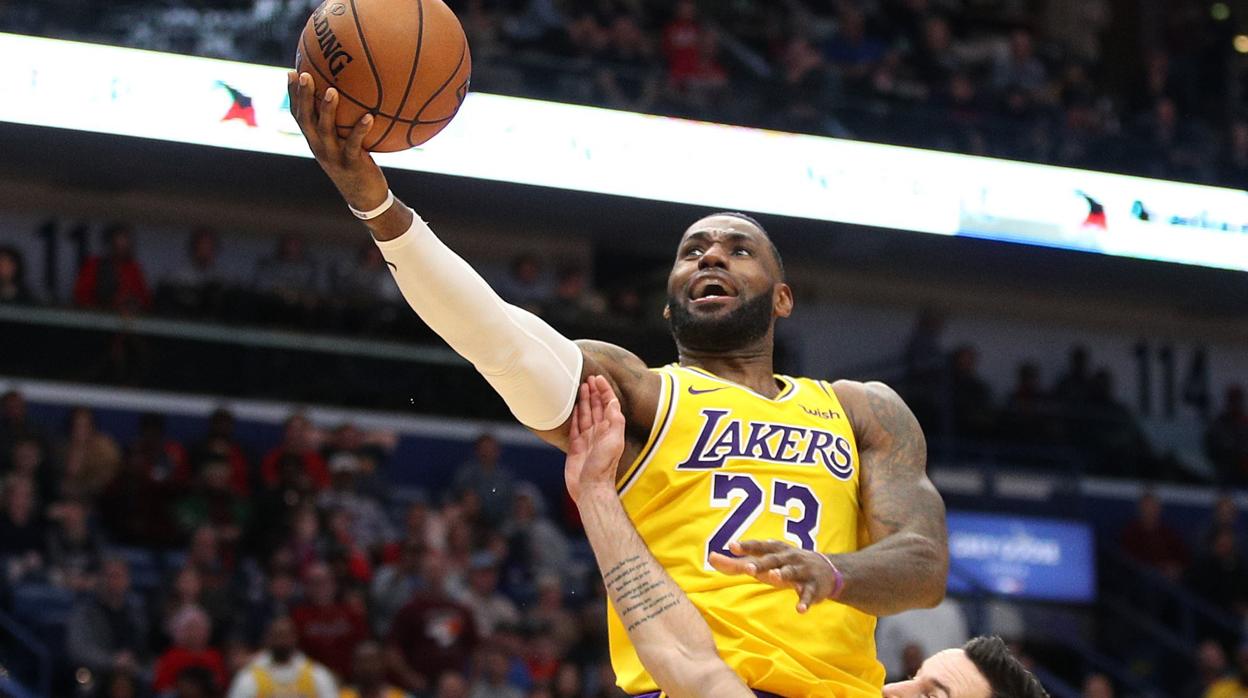 Dos jugadores de los Lakers y tres miembros de los Sixers dan positivo por coronavirus