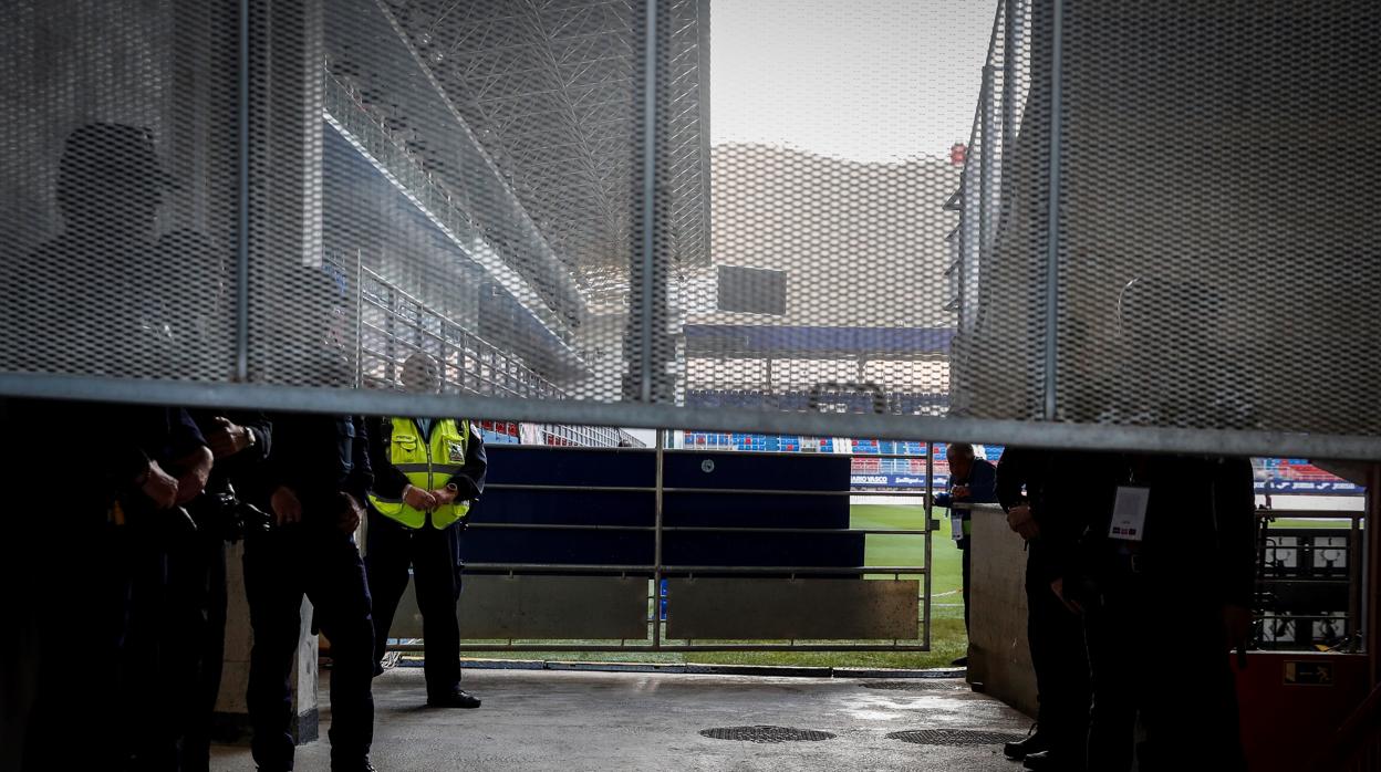 Accesos al estadio de Ipurúa