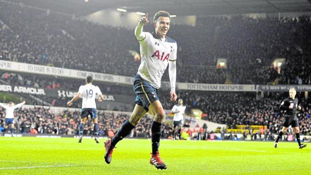 Dele Alli burla el confinamiento para irse de fiesta