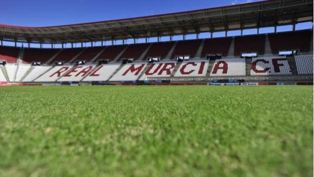 Los vestuarios del Real Murcia, a disposición de los transportistas