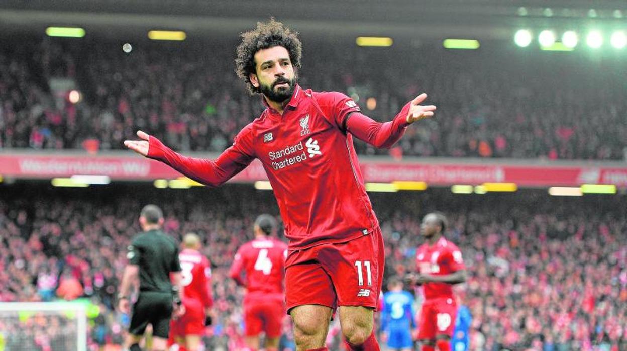 Salah celebra un gol del Liverpool