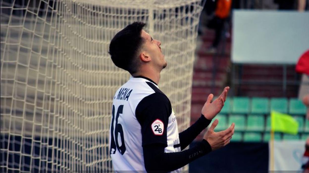 Partido de Liga del Mérida, conjunto del Grupo IV de Segunda B