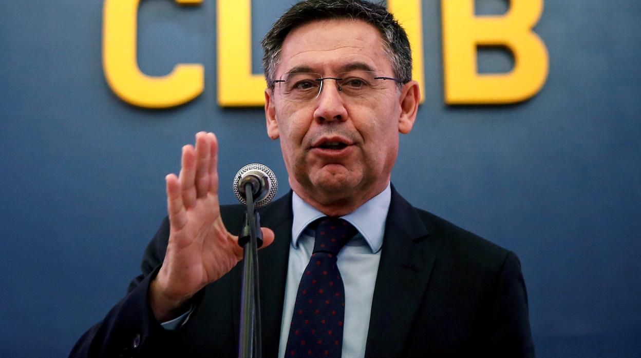 Una dimisión en bloque deja en el abismo a Bartomeu