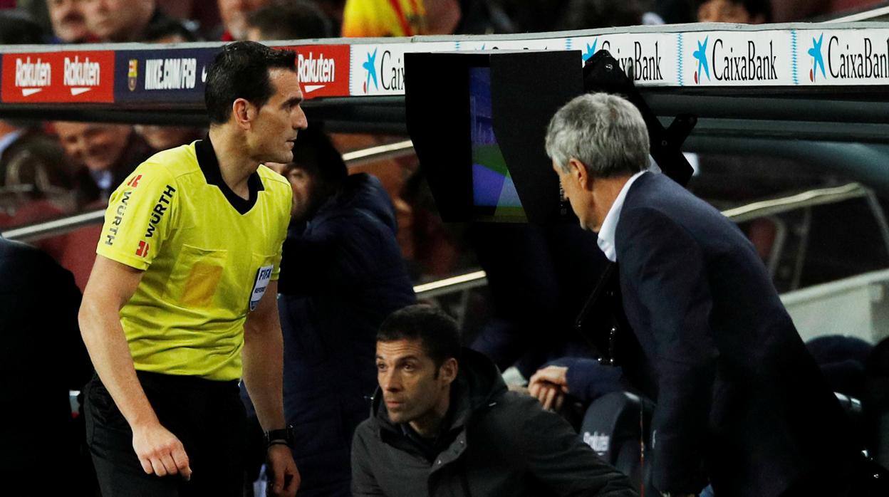 Martínez Munuera, en el Camp Nou