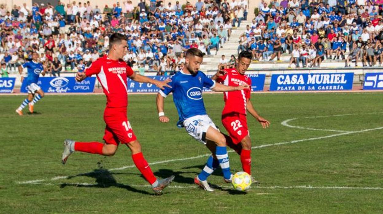 Partido de Liga de Segunda B en el campo del San Fernando