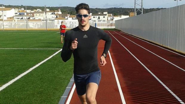 El rapapolvo del triatleta Saúl Martínez a los «runners» que se quejan de no poder salir