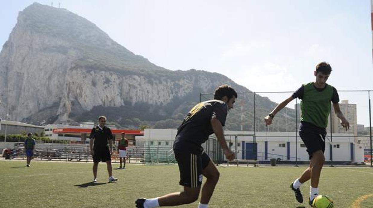 La liga de Gibraltar puede ser la primera en volver a competir