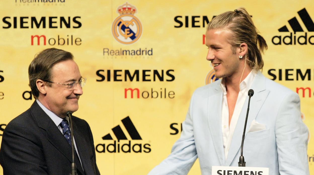 Beckham, con Florentino el día de su presentación por el Madrid