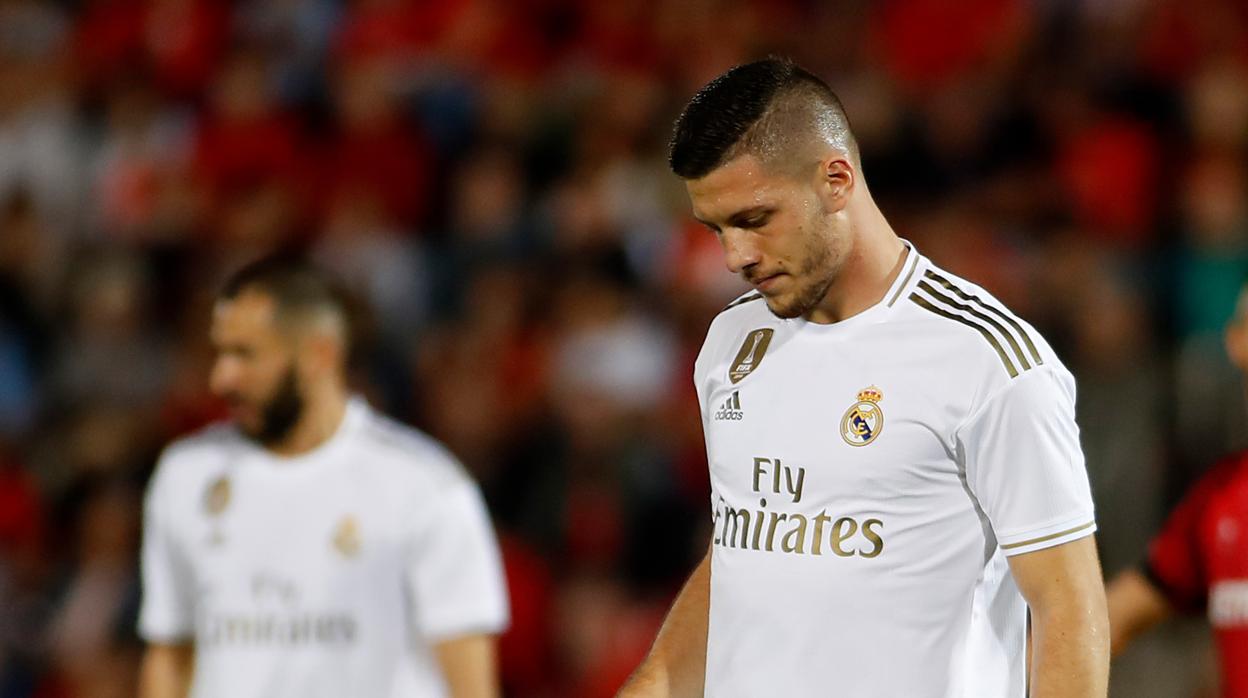 Jovic se rompe el pie entrenando en casa: siete semanas de baja