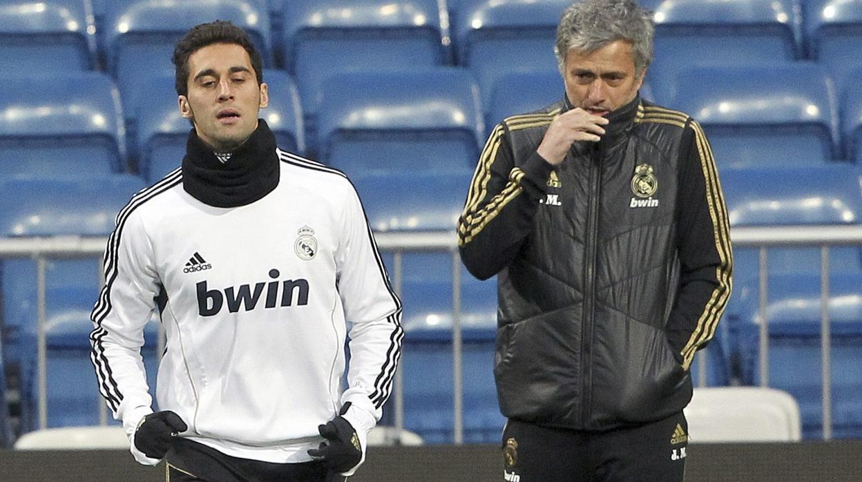 Mourinho y Arbeloa, en un entrenamiento del Real Madrid