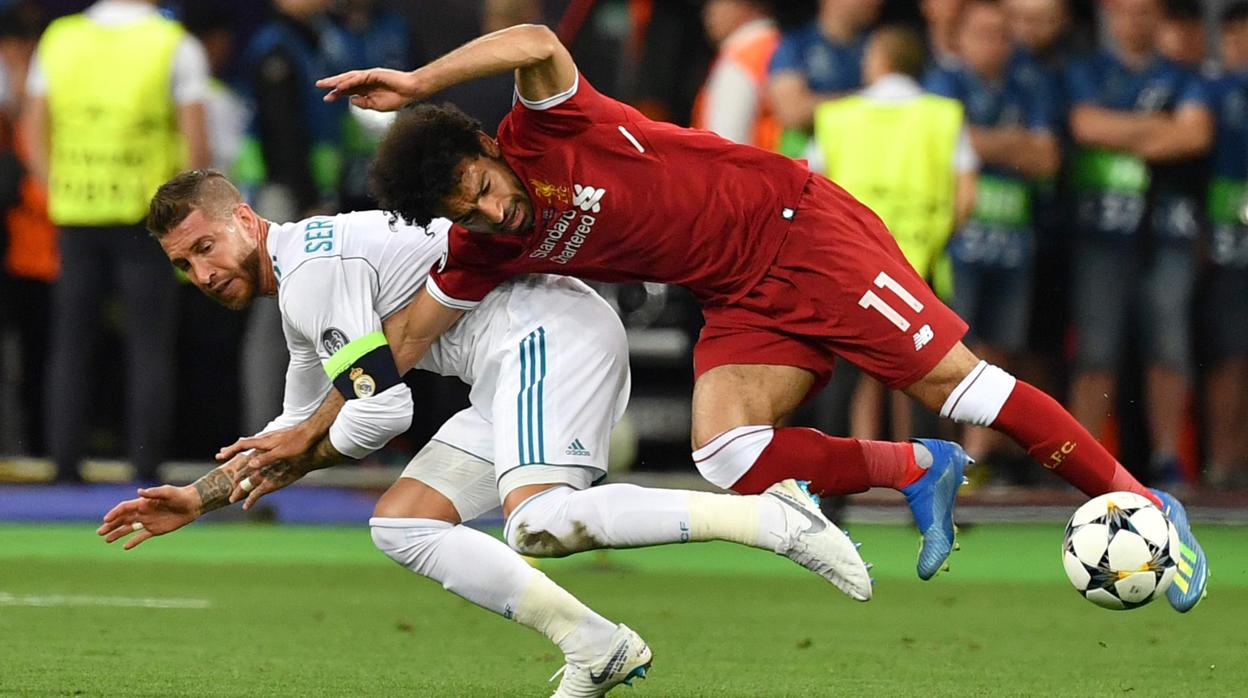 Ramos y Salah, en la final de la Champions de 2018