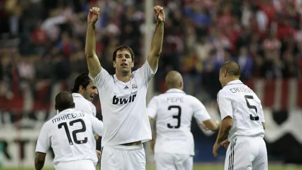 Van Nistelrooy desmiente a Capello: «El vestuario del Real Madrid no olía a alcohol»