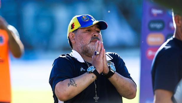 Maradona, a los políticos: «Con todo lo que han robado no han hecho nada para la gente»