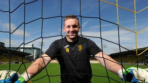 Un club escocés decide la continuidad de su portero a través de una encuesta