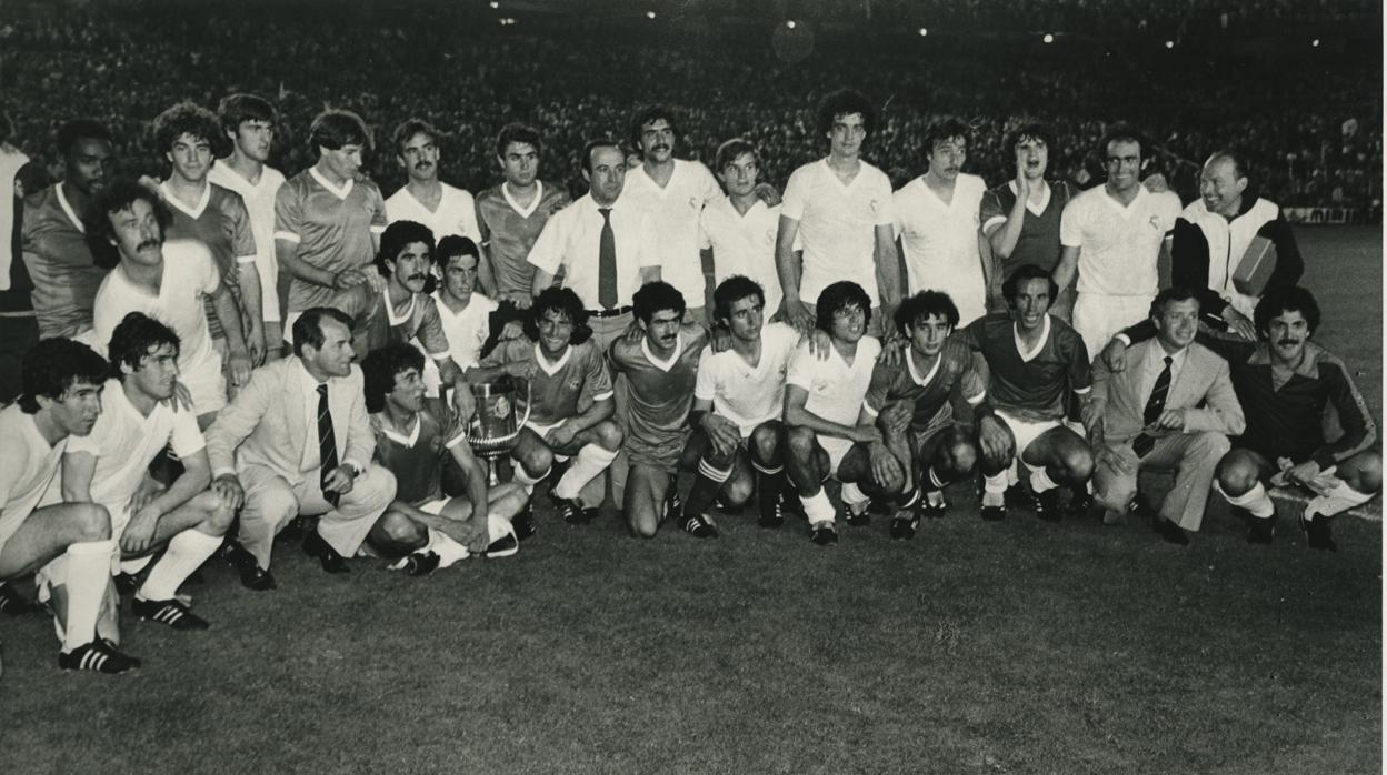 Al final de la información detallamos cada jugador de la foto