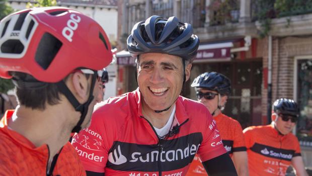 Indurain lidera el regreso de las carreras de bici de montaña