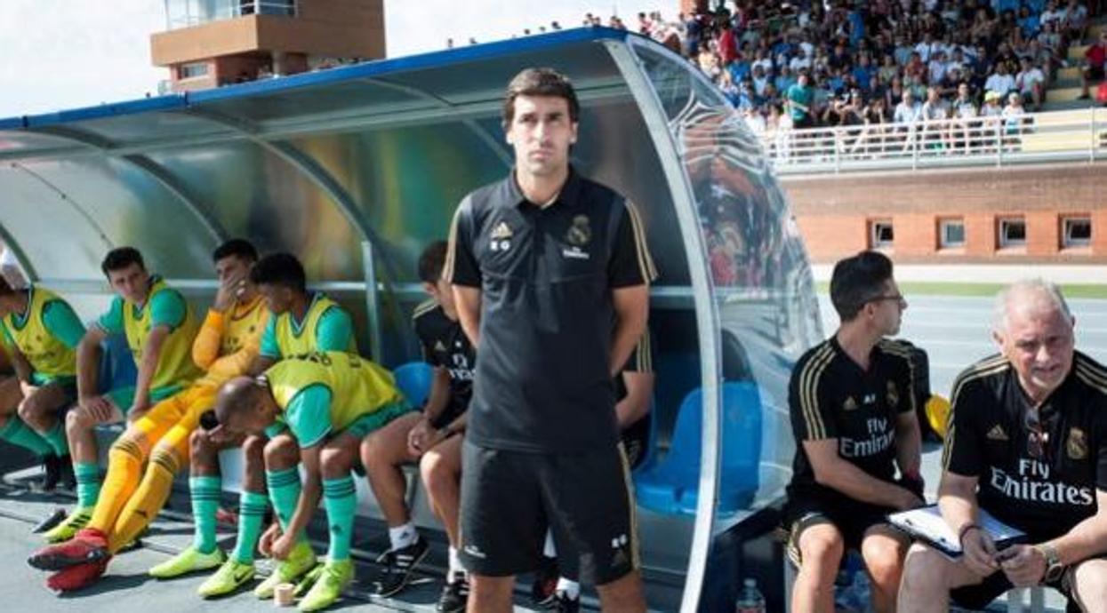 Raúl, en el partido de su estreno en el banquillo del Real Madrid B ante Las Rozas