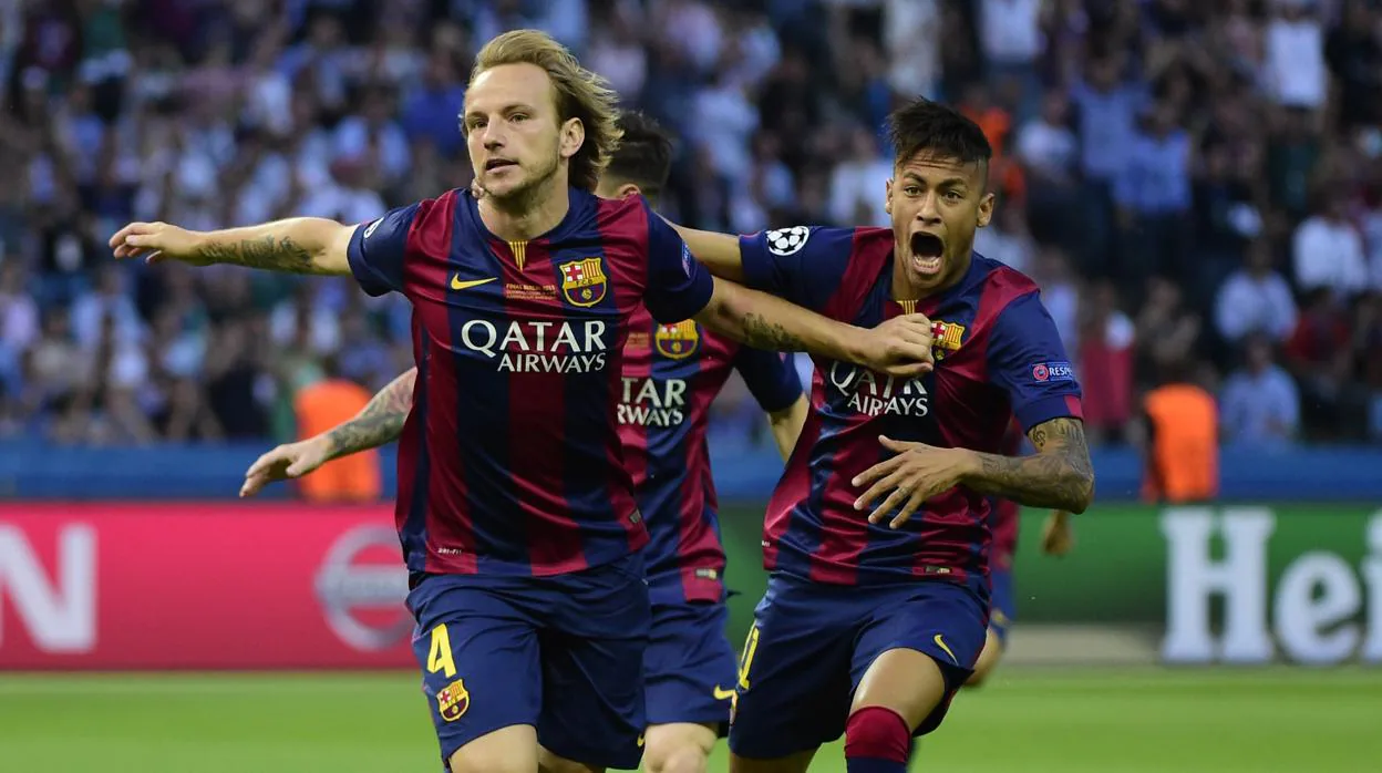 Los jugadores del Barça celebran un gol en la final