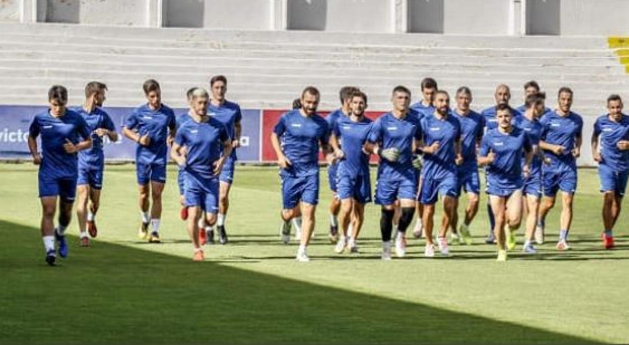 Los jugadores del Alcoyano, entrenándose para el playoff de ascenso